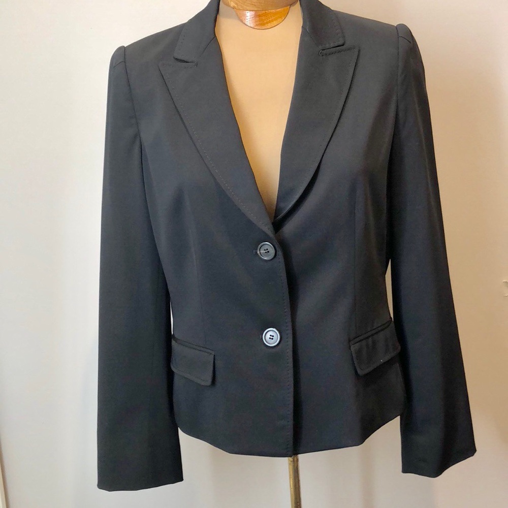 Elie Tahari Black Blazer
